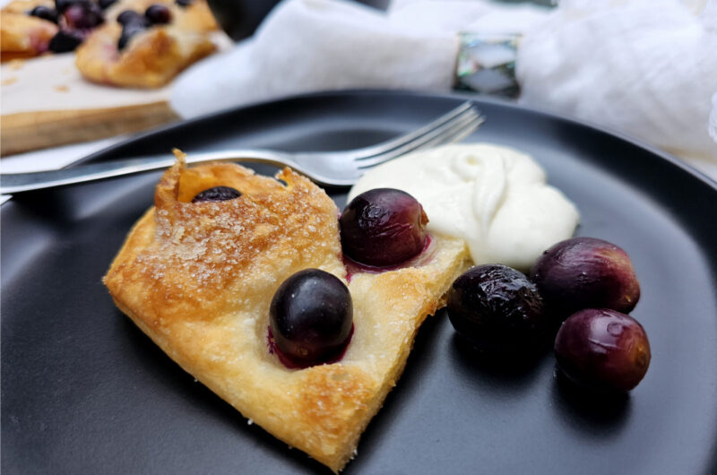 Easy 3 Ingredient Puff Pastry with Grapes