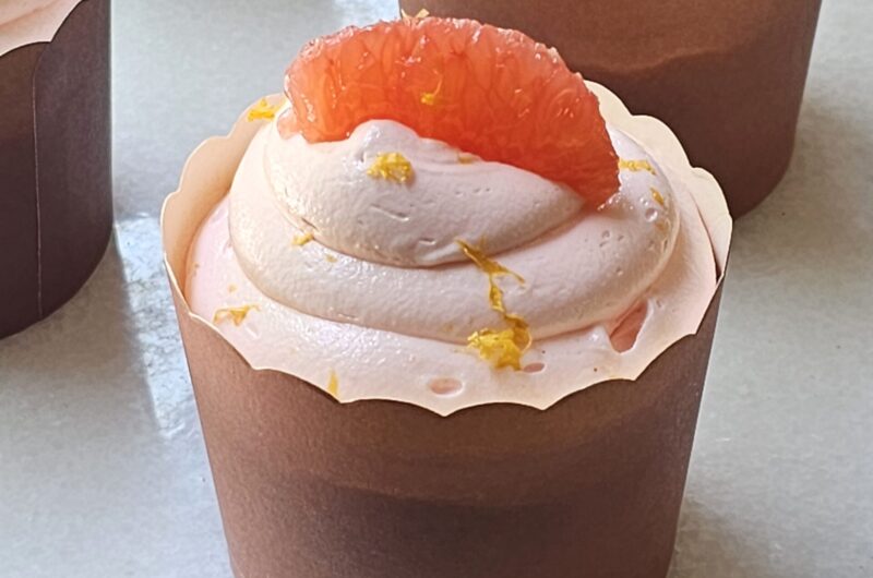 Bright and Zesty Pistachio and Grapefruit Cupcakes with Elderflower Buttercream in 2 Hours